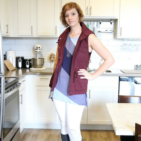 Colorblock Top W/Lace-up Back - Picture 4 of 5